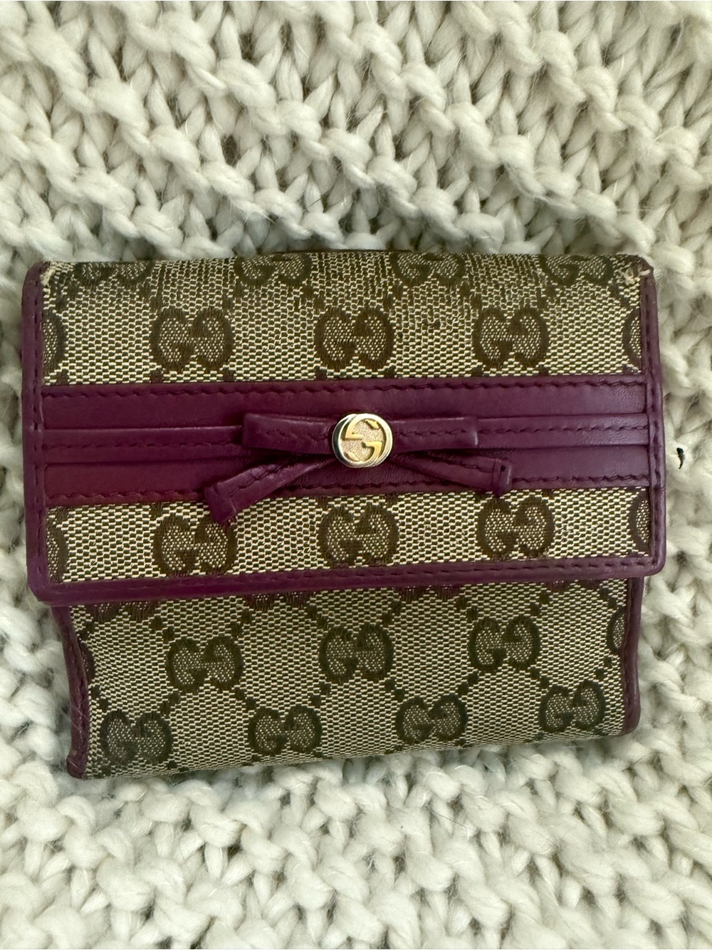 Gucci GG Canvas Compact Wallet in Beige and Plum